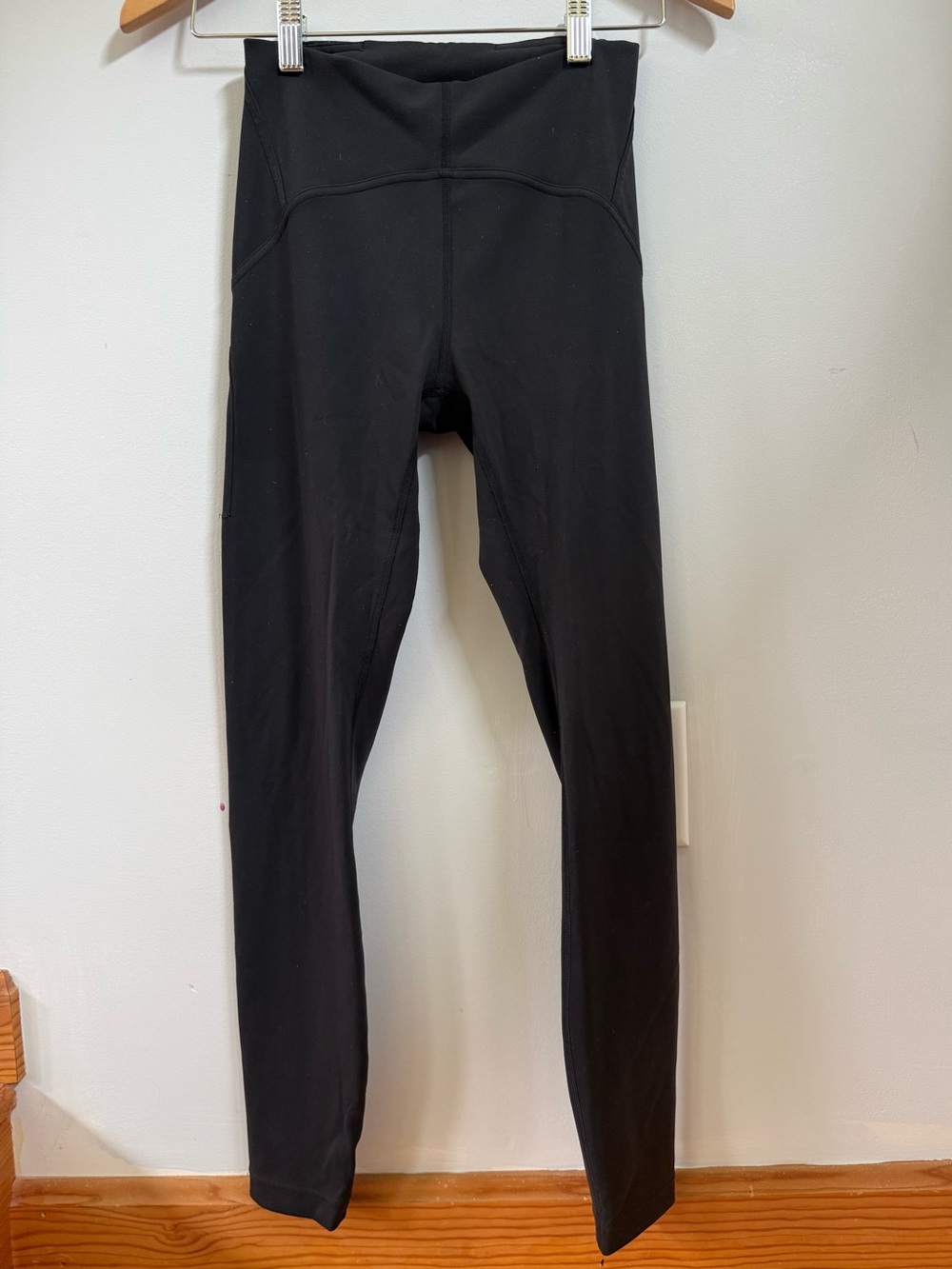 Lululemon Instill High-Rise Tight 25" | Size 4 - Picture 2 of 10